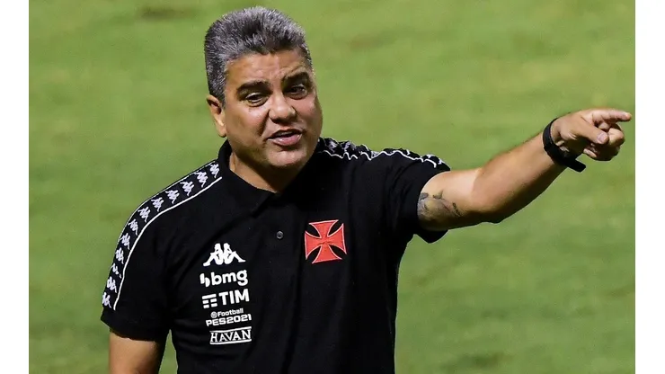 Treinador deve ganhar boas opções para o início do nacional - Foto: Thiago Ribeiro/AGIF.