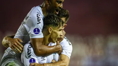 Thiago Santos e Ferreira foram os nomes do jogo - Foto: Lucas Uebel/Flickr Oficial do Grêmio/Divulgação.