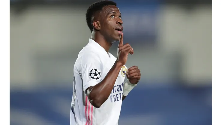 Antes de Real Madrid x Chelsea, pela Champions League, Vinícius Júnior recebeu o apoio dos fãs