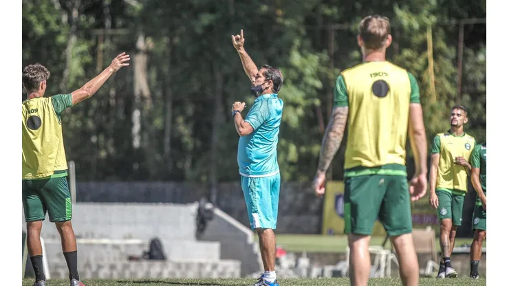 O Coxa treina à espera de definição da data do Atletiba - Foto: Site Oficial Coritiba Foot Club