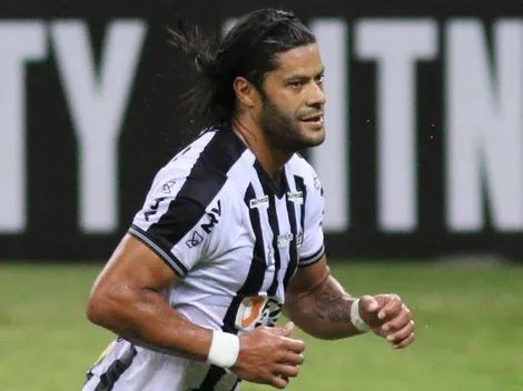 Após polêmica com Cuca, Hulk grava vídeo e volta a se posicionar no Atlético