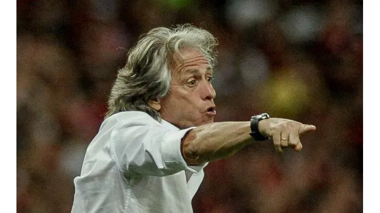 Treinador do Benfica confirmou que o jogador vem deixando a desejar - Foto: Allan Carvalho/AGIF.