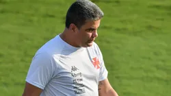 Treinador aparentou estar satisfeito com o rendimento do jogador - Foto: Thiago Ribeiro/AGIF.