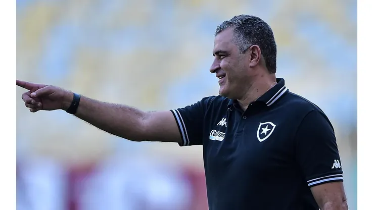 Marcelo Chamusca aprova a contratação do volante - Foto: Thiago Ribeiro/AGIF.