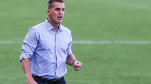 Torcedores do Corinthians protestam em frente do CT e pedem demissão de Mancini. (Foto: Getty Images)