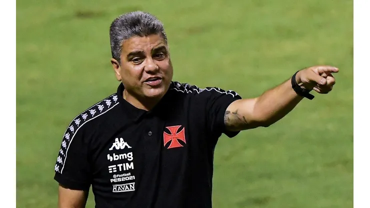 Treinador é um dos responsáveis pelo sucesso do jogador - Foto: Thiago Ribeiro/AGIF.