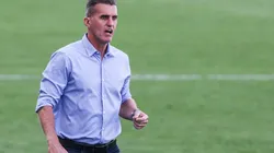 Treinador deu respaldo aos garotos em entrevista coletiva (Foto: Getty Images)