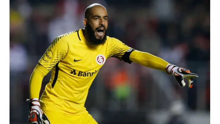Goleiro passou por cirurgia na região lombar (Foto: Getty Images)