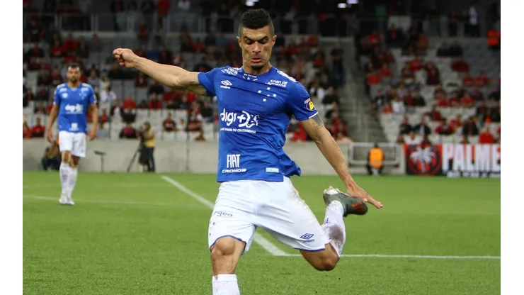 A última passagem de Egídio pelo Cruzeiro foi entre 2018 e 2019 (Foto: Robson Mafra/AGIF)