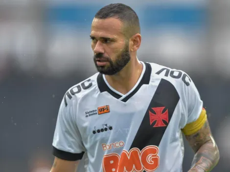 Castan abre o coração e define futuro no Vasco