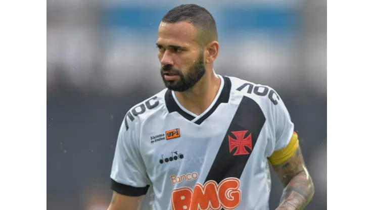 Castan abre o coração e define futuro no Vasco