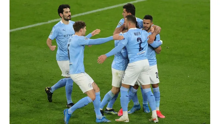 Jogadores do City festejam gol na Alemanha. (Foto: Getty Images)