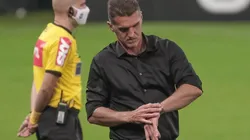 Treinador sabe que terá pouco tempo para treinos e preparação - Foto: Marcello Zambrana/AGIF.