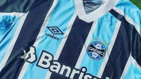 Vaza na internet suposta nova camisa do Grêmio. (Foto: Getty Images)