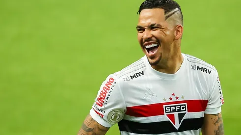 Luciano sentiu dores na coxa após a partida diante do RB Bragantino (Foto: Pedro H. Tesch/AGIF)