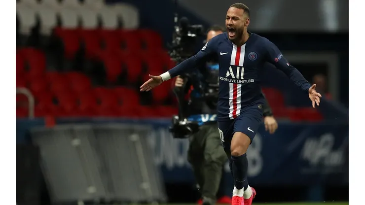 Neymar em campo pelo PSG. (Foto: Getty Images)