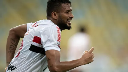 Lateral usou as redes sociais para expor detalhes do acidente - Foto: Jorge Rodrigues/AGIF.