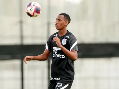 Vitinho e Cauê ganham chance no Timão e mandam medalhões para banco