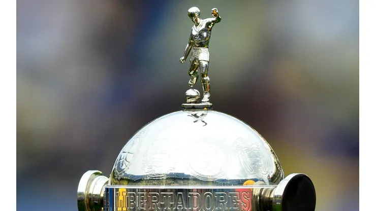 Taça da Copa Libertadores (Foto: Amilcar Orfali/Getty Images)