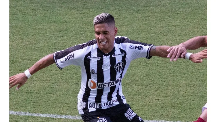 Zaracho pode ser ausência no clássico - Foto: Fernando Moreno/AGIF.
