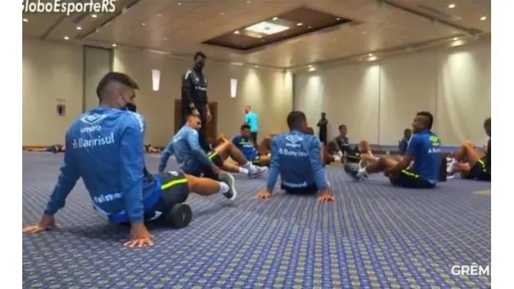 Victor Ferraz e Emanuel estão fora do jogo contra o Independiente del Valle. (Foto: Reprodução)