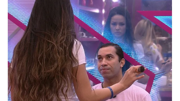 Juliette conversa com Gilberto sobre Queridômetro