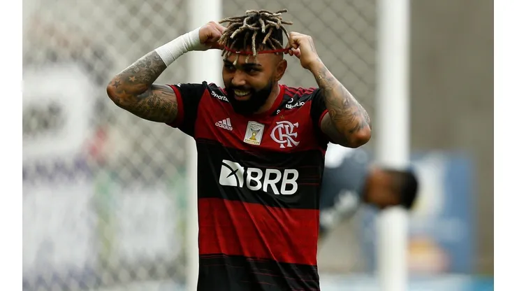Camisa 9 marcou dois gols na goleada rubro-negra (Foto: Getty Images)