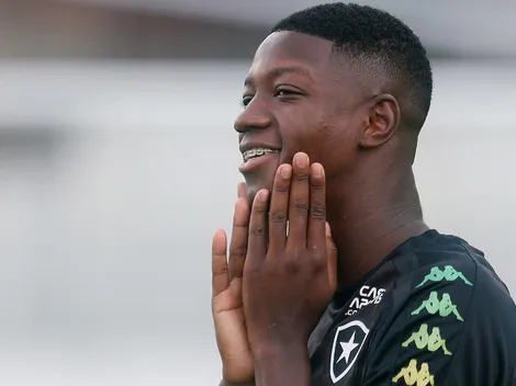 Com 1,2 milhão de euros à vista, Athletico-PR está perto de tirar Babi do Botafogo