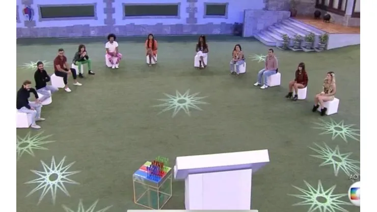 Jogo da discórdia foi realizado ao ar livre na última segunda-feira (Foto: Reprodução/Globoplay)