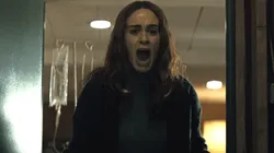 Sarah Paulson em cena de "Fuja", filme da Netflix