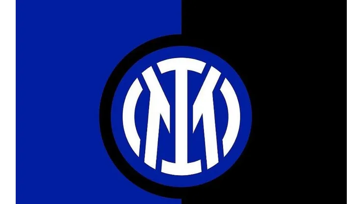 Vaza suposta camisa da Inter de Milão já com o novo logo; veja as fotos. (Foto: Reprodução)