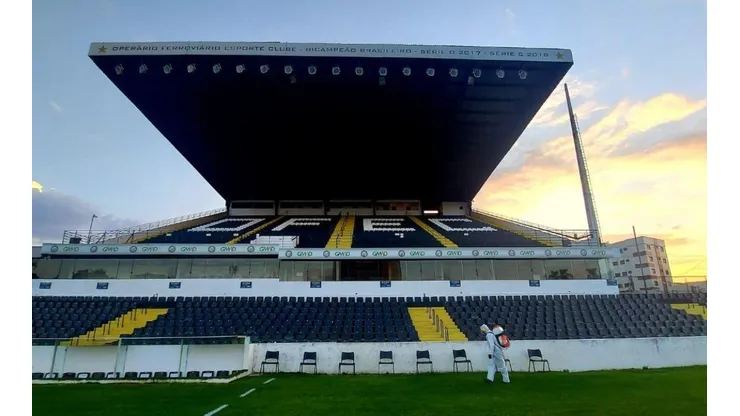 Coritiba e Athletico jogarão estadual neste final de semana contra determinações do MP
