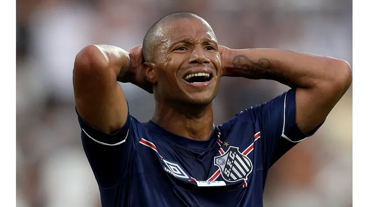 Santos busca renovação de contrato com Carlos Sánchez, mas impõe condições