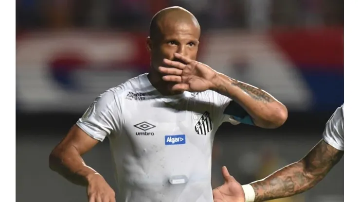 Sánchez recebe novas cobiças do Brasil e comunica ao Santos sobre futuro