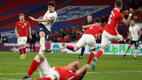 Inglaterra vence no final contra Polônia em jogo sofrido