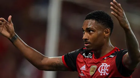 Vitinho foi citado pelos torcedores como moeda de troca - Foto: Thiago Ribeiro/AGIF.