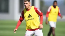 Internacional confirma estreia de Palacios na quarta-feira após registro no BID da CBF