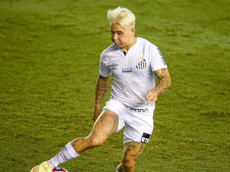 Soteldo completa duas semanas sem conseguir voltar para o Brasil e treinar com o Santos
