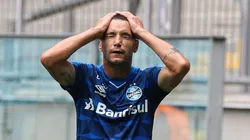 Meia teve passagem discreta pelo Grêmio - Foto: Maxi Franzoi/AGIF.