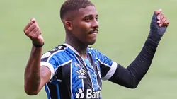 Meia teria acertado um empréstimo ao RBB - Foto: Pedro H. Tesch/AGIF.