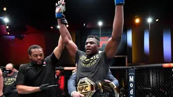 Camaronês é o novo campeão dos pesados (Foto: Getty Images)