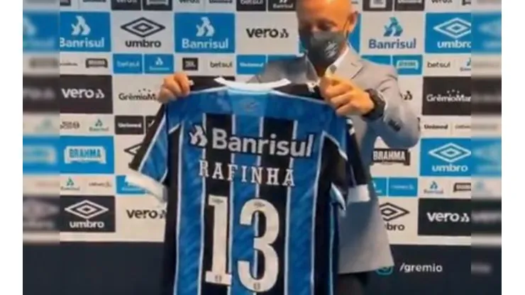 Quanto será o salário de Rafinha no Grêmio? Portal revela o valor. (Foto: Reprodução Vídeo)