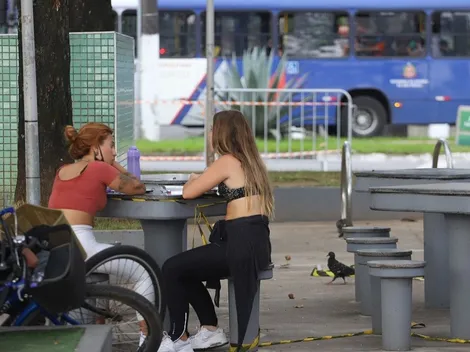 Covid-19: Feriadão começa em São Paulo com número recorde de mortes e confusão no litoral