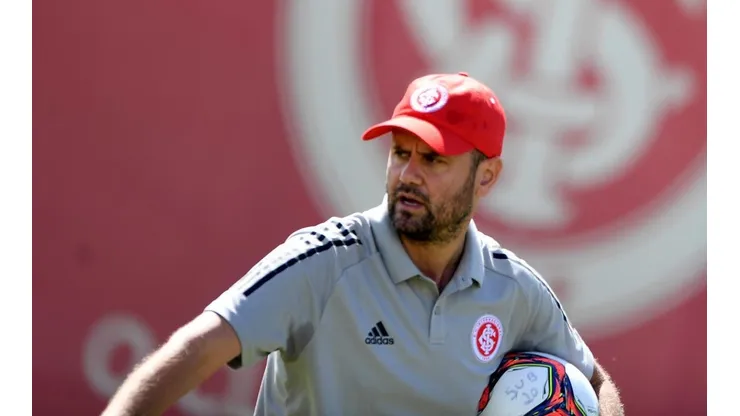 Treinador vem fazendo testes neste início da temporada - Foto: Ricardo Duarte/Flickr Oficial do Internacional/Divulgação.