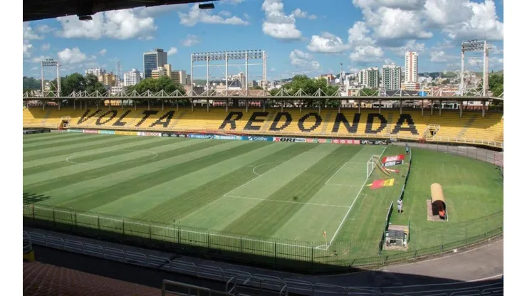 Fluminense x Vasco é mantido pela FERJ e será jogado em Volta Redonda