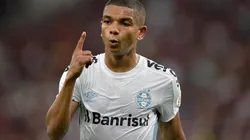 David Braz pode ser negociado pelo Tricolor - Foto: Thiago Ribeiro/AGIF.