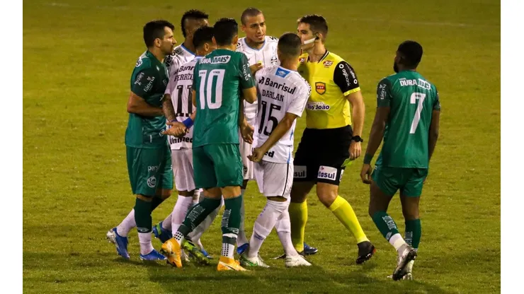 Jogadores do Tricolor não tiveram bom desempenho - Foto: Maxi Franzoi/AGIF.