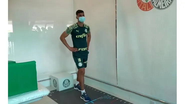 Danilo Barbosa faz primeira atividade na Academia de Futebol do Palmeiras