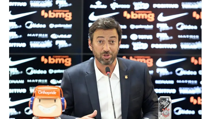 Duílio Monteiro Alves estuda não renovar contrato de meio-campista