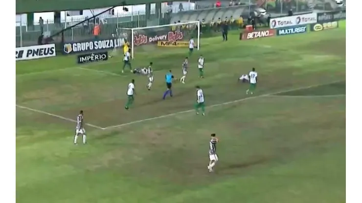 Corinthians se assusta com gramado de Saquarema em jogo do Fluminense